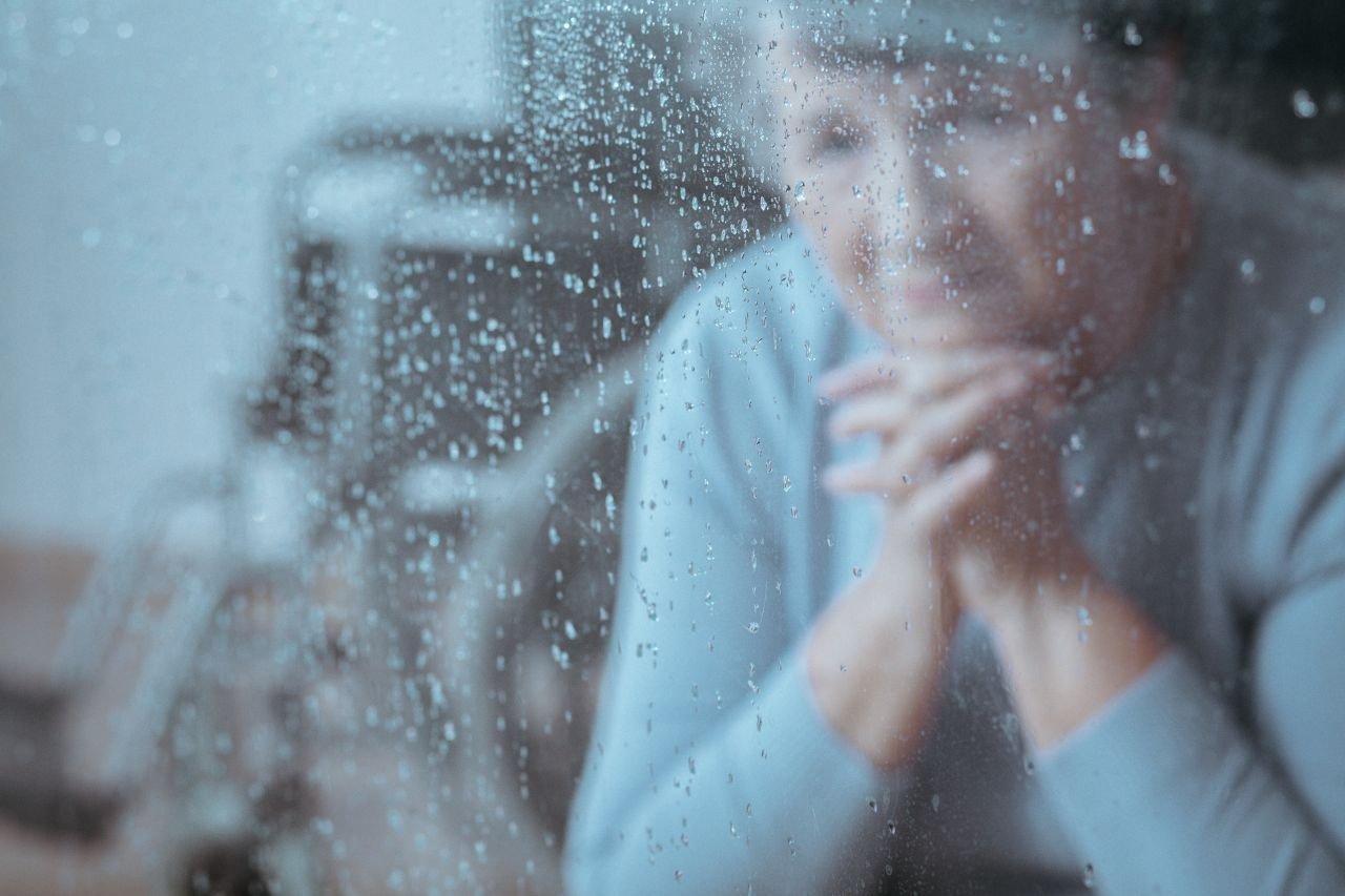 Why Do Knees Hurt When It Rains? What Adults Over 55 Should Know